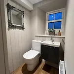 بيت للعطل 1 The Derry, Luxury 3 Bedroom - *