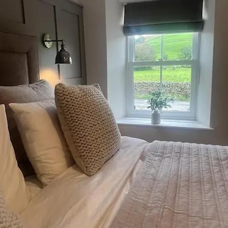 1 The Derry, Luxury 3 Bedroom - Nyaraló *