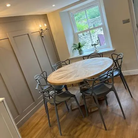 1 The Derry, Luxury 3 Bedroom -