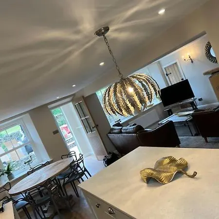 1 The Derry, Luxury 3 Bedroom - Nyaraló